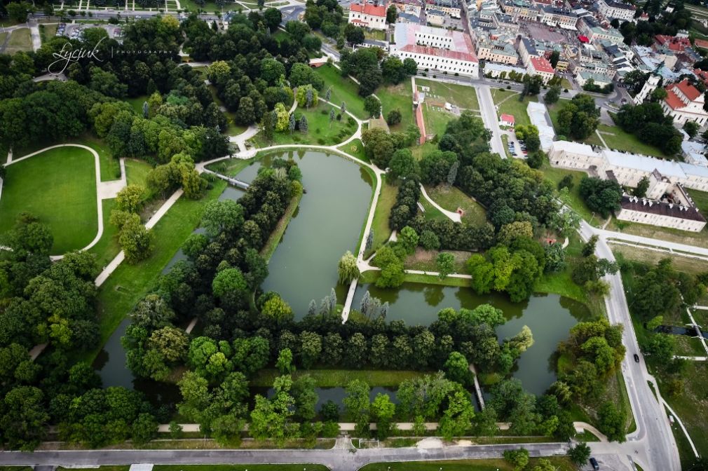 Łowili ryby w parkowym stawie, fot. Szymon Łyciuk (archiwum, zdjęcie poglądowe)