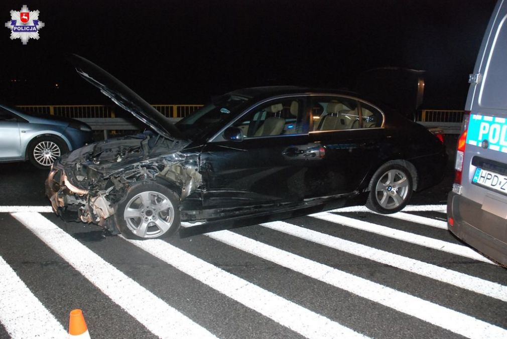 Kierowca BMW został przewieziony do szpitala, foto: Policja