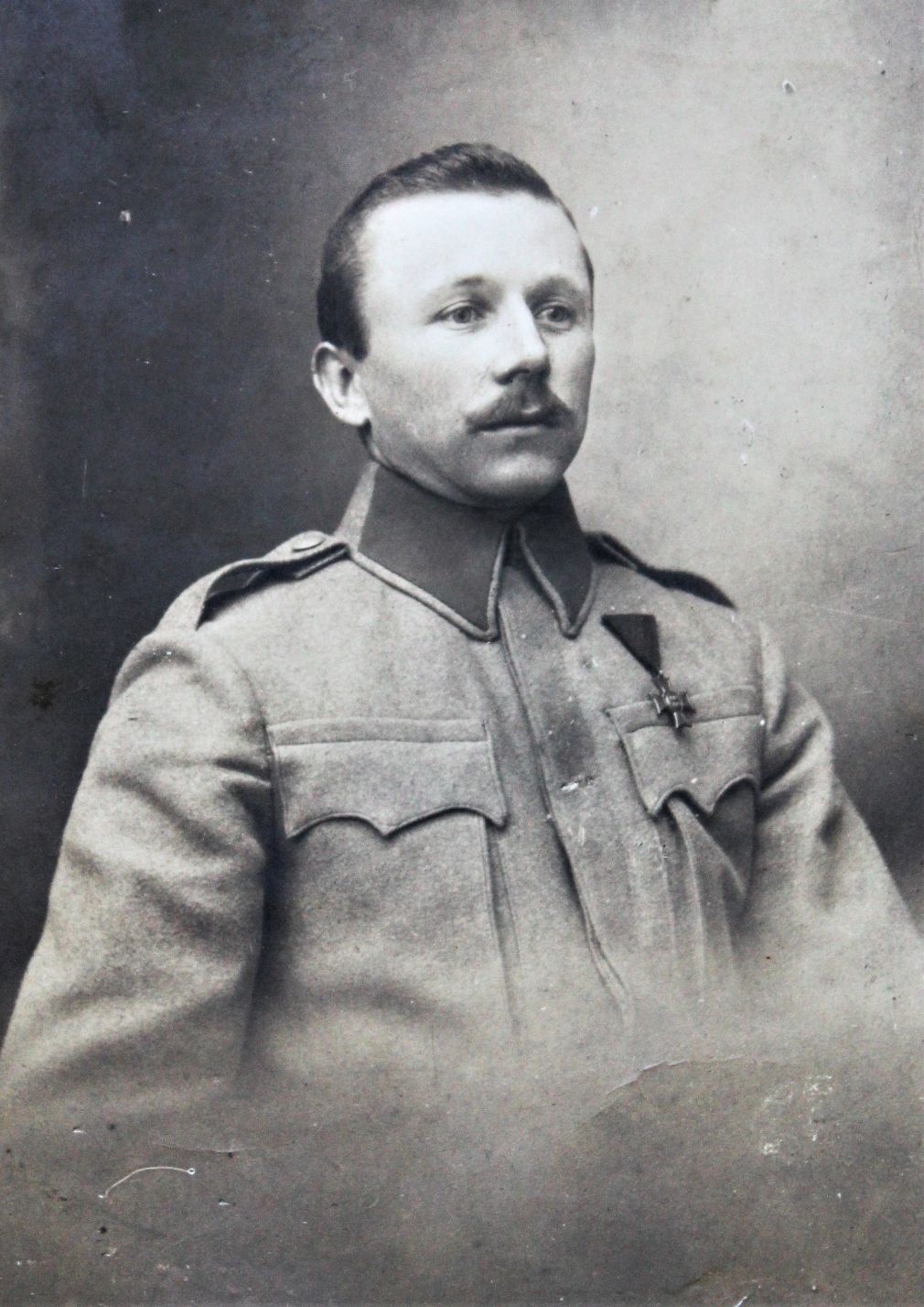 Nieznany wojak armii austro-węgierskiej. Zdjęcie kupione zamojskiej Giełdzie Kolekcjonerskiej. foto: archiwum Bogdana Nowaka