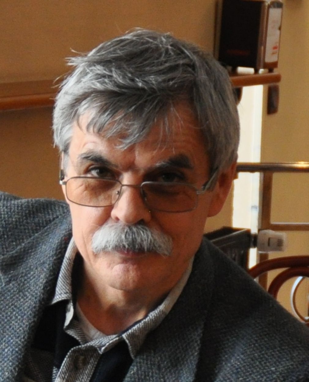 Upamiętniony zostanie poeta, pisarz, filmowiec Adam Wiesław Kulik