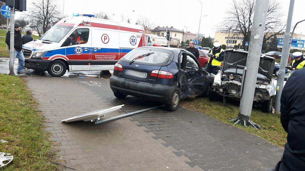 Zderzyły się dwa auta - daewoo i audi, foto: materiał nadesłany