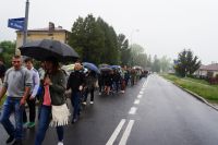 "Marsz Przyjaźni? uczniów ze szkół i placówek na osiedlu Karolówka, foto: materiał nadesłany