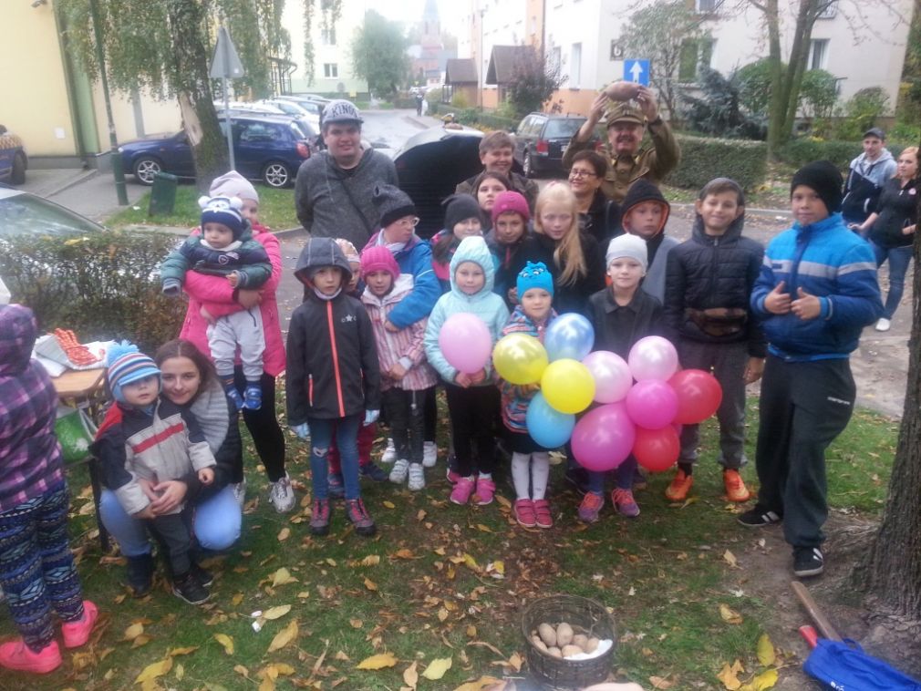 Dzieci otworzyły plac zabaw zbudowany w czynie społecznym, foto: materiał nadesłany