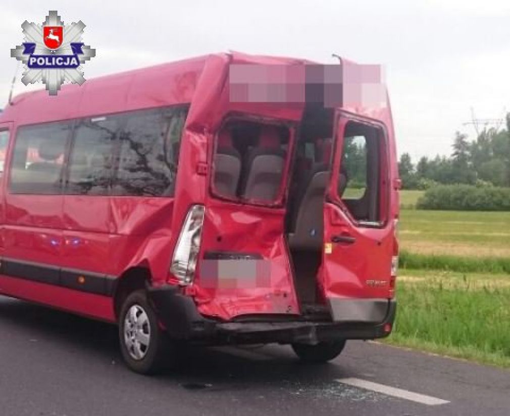 Do wypadku doszło około godz. 13.30 na drodze krajowej nr 17, foto: Policja