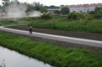 Dotąd niezagospodarowane tereny nad rzeką Łabuńką zostały przeznaczone na ścieżkę pieszo-rowerową, foto: materiał redakcyjny
