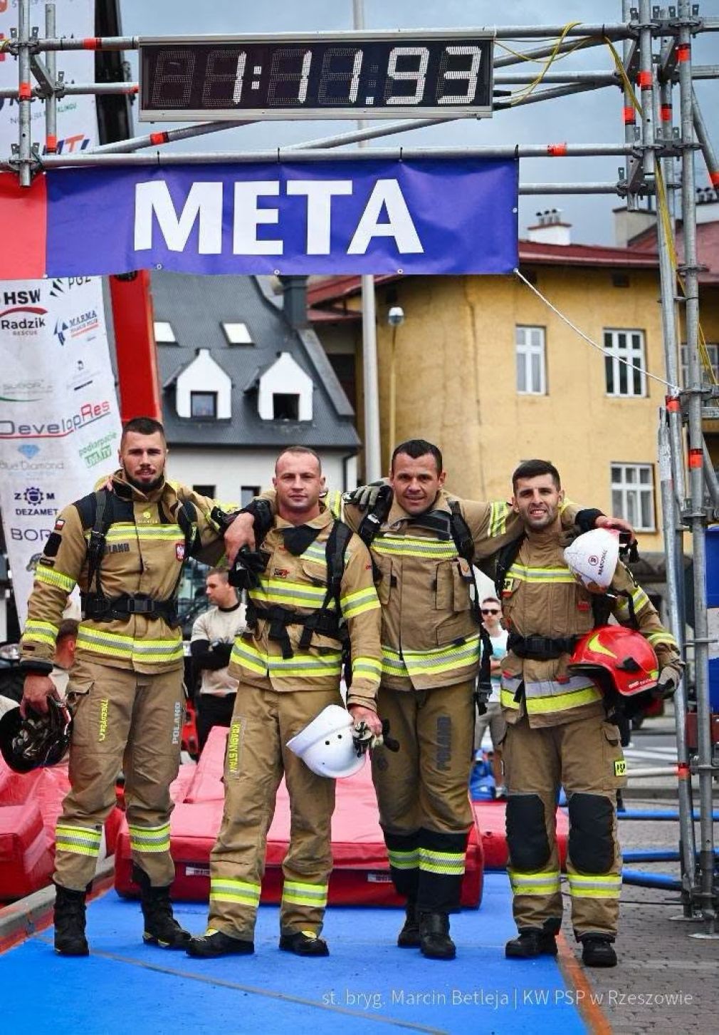Pierwszy z prawej Karol Swatko. foto: st. bryg. Marcin Betleja/KW PSP w Rzeszowie