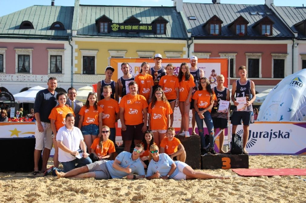 ecze rozgrywano na dwóch boiskach, jednym zlokalizowanym przy stadionie OSIR oraz drugim, centralnym umieszczonym na zamojskim Rynku Wielkim, foto: materiał nadesłany
