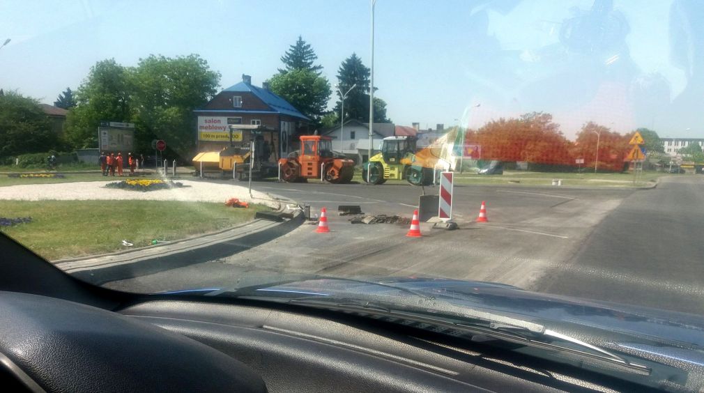 Wcześniej na tym skrzyżowaniu wymieniono krawężniki i opaskę wokół wyspy centralnej , foto: materiał redakcyjny